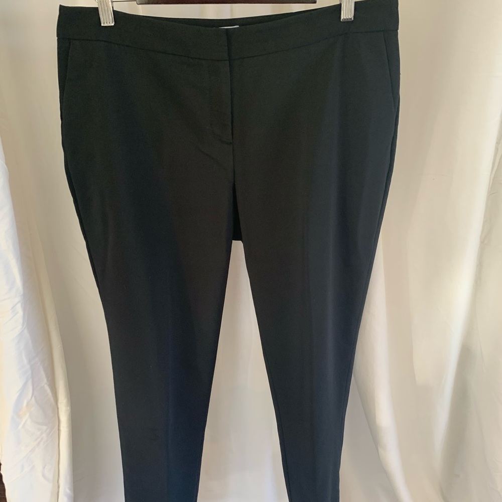 Black cropped dress pant